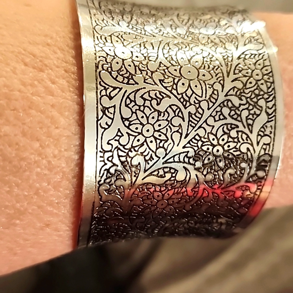 Silver bangle